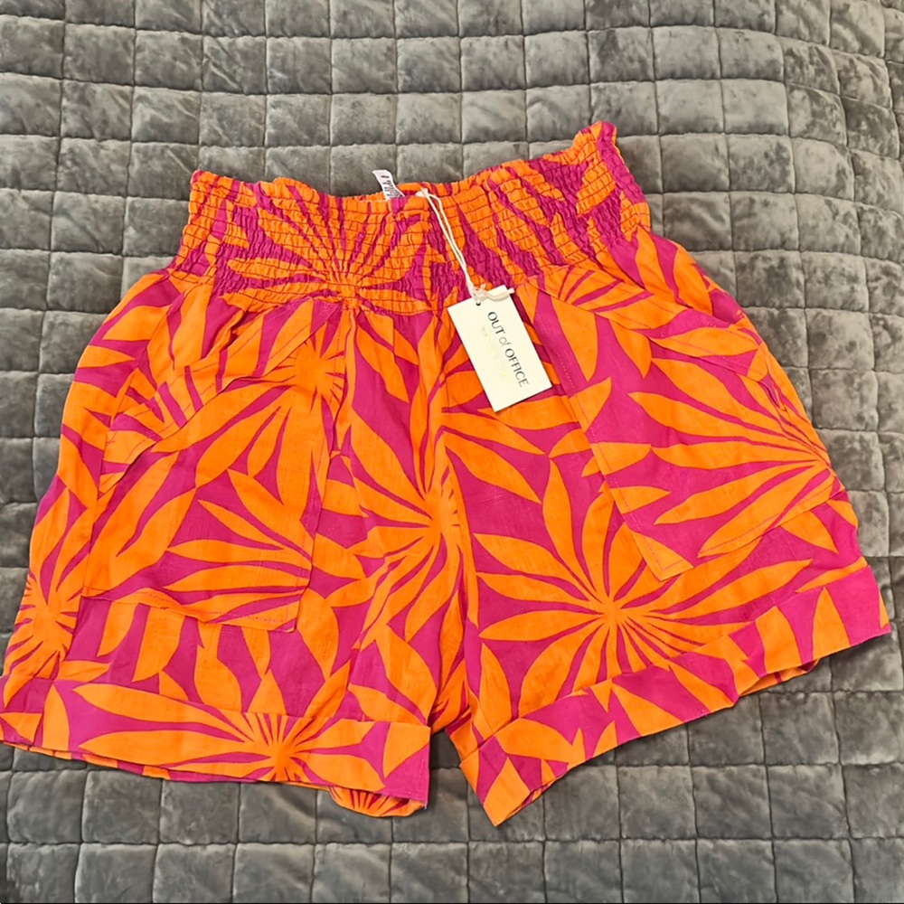 Trina Turk High Waist Orange and Pink Shorts with Bold Floral Design
A13